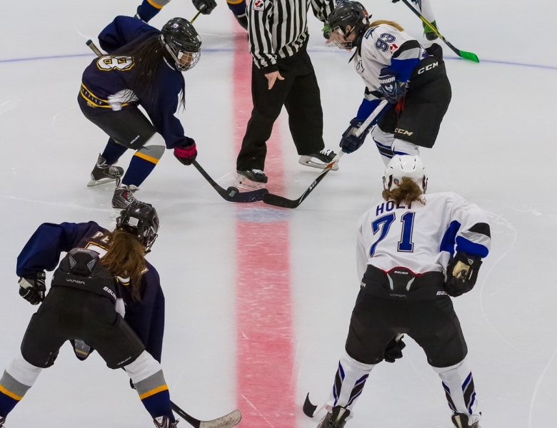 4 Best Gifts to Give the Hockey Fan in Your Life
